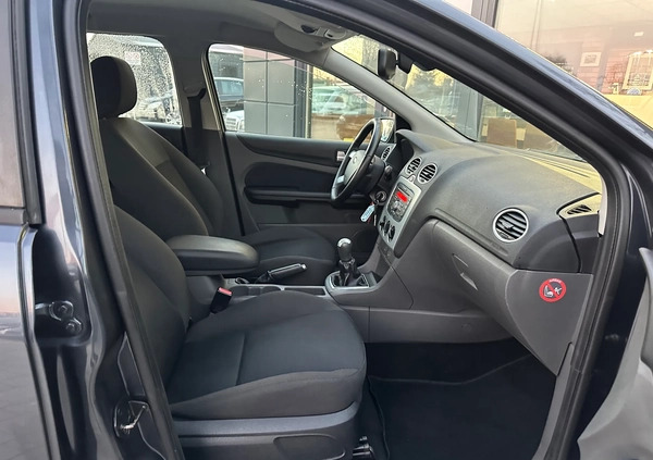 Ford Focus cena 9900 przebieg: 255000, rok produkcji 2007 z Gniezno małe 301